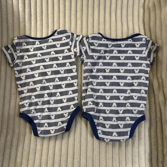 Disney - Mickey Mouse - pair of short sleeve newborn onesie tops - Picture 4 of 4
